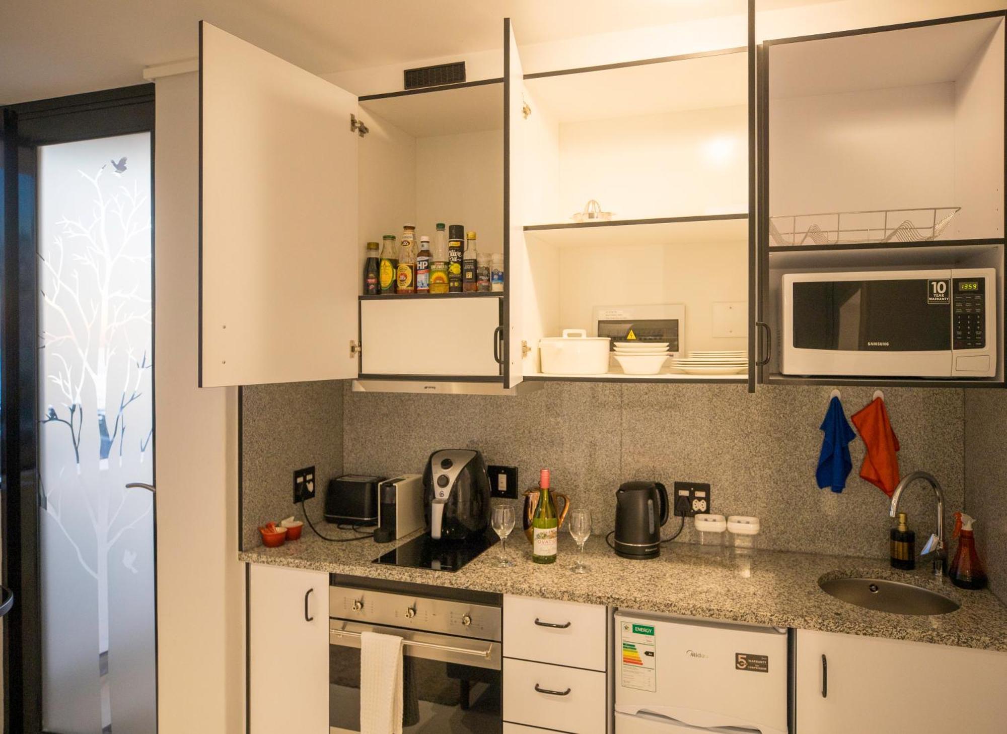 Flamingo Sea Point Sea View Luxury Best Position 1 Bedroom Apartment Queen Size Bed & Inverter For Tv Città del Capo Esterno foto